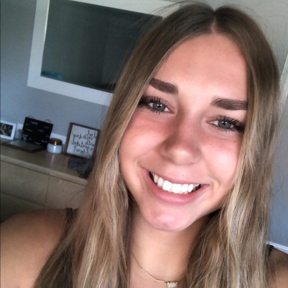 Meet your Posher, Julia - Picture 1 of 1